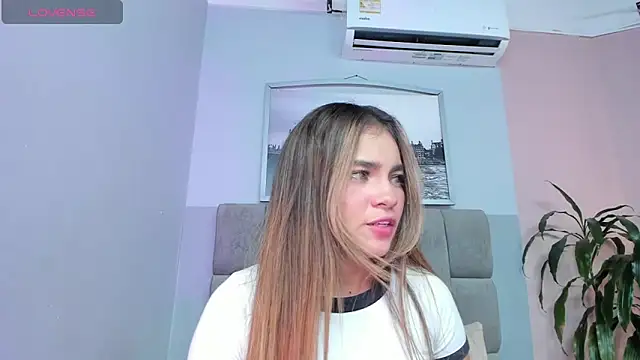 selene tylor  online show from June 3, 8:25 pm