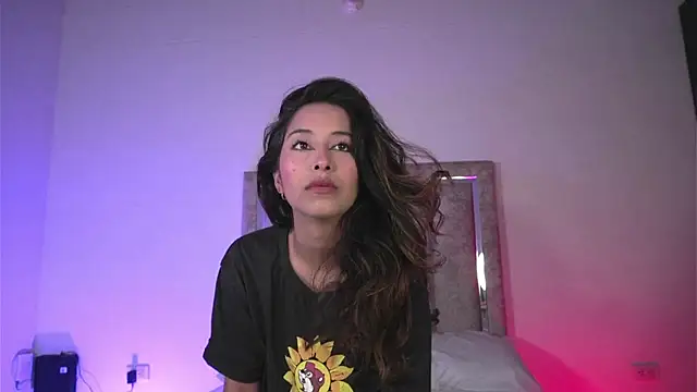 little-Emma online show from March 31, 12:10 am