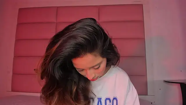 little-Emma online show from November 19, 11:38 pm