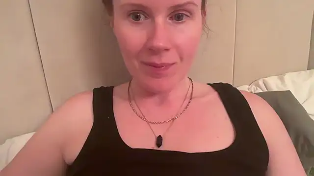 redheadrosie69 online show from September 11, 7:14 pm