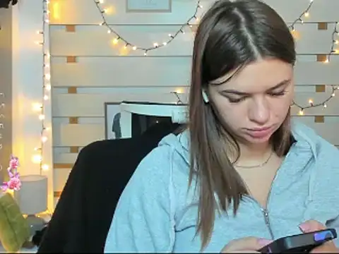 Josephine Kiss online show from November 29, 1:37 pm