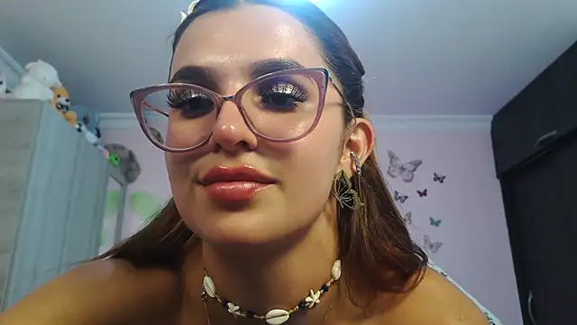 caroline jonson online show from November 26, 10:00 pm