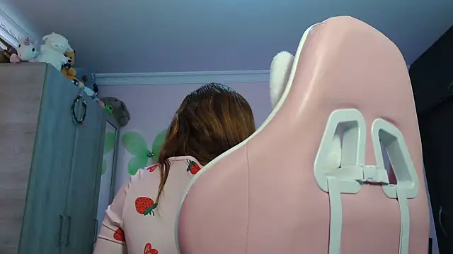 caroline jonson online show from February 18, 2:49 pm