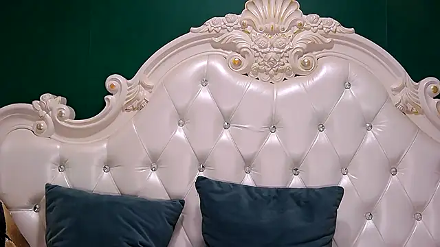 ArielBurn online show from December 4, 10:32 pm