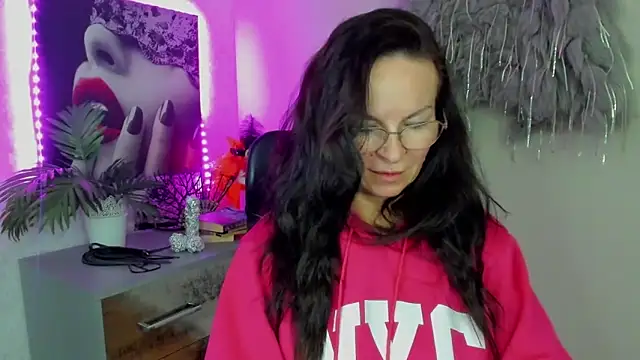 HelenLuxx online show from February 24, 3:21 pm