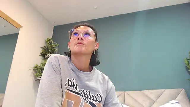 SharisWillian online show from April 8, 3:52 am