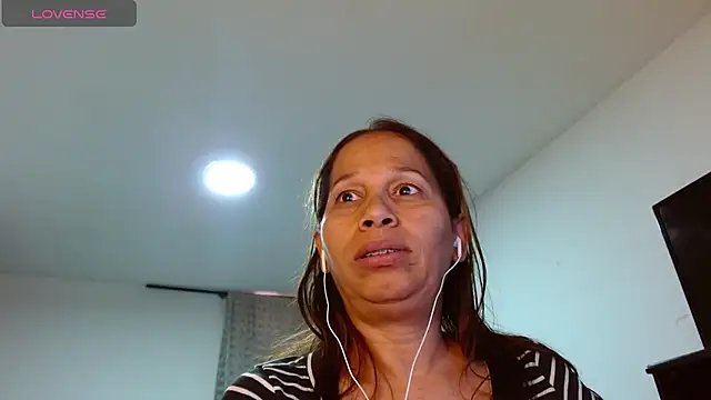 CaroMasha online show from April 21, 9:33 pm