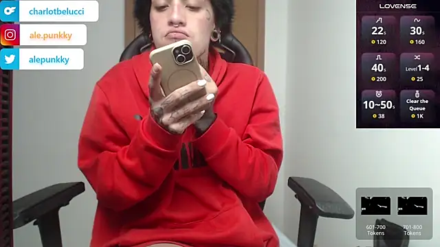 charlotbelucci  online show from October 22, 7:46 am