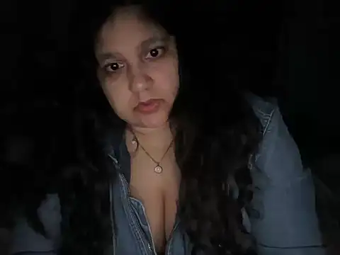 MelanieFawker online show from December 19, 2:05 am