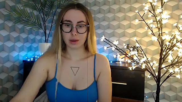  Leslyy Solo 1 online show from October 18, 6:21 pm