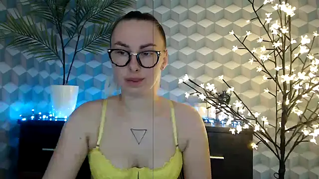  Leslyy Solo 1 online show from October 22, 4:23 pm