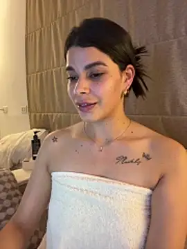 Leah Honey26 online show from May 27, 1:57 am