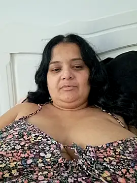 sarahhh1987 online show from December 2, 9:00 am