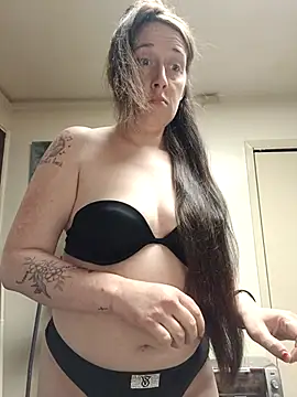 PhatAss Kummmilla online show from April 9, 10:42 am