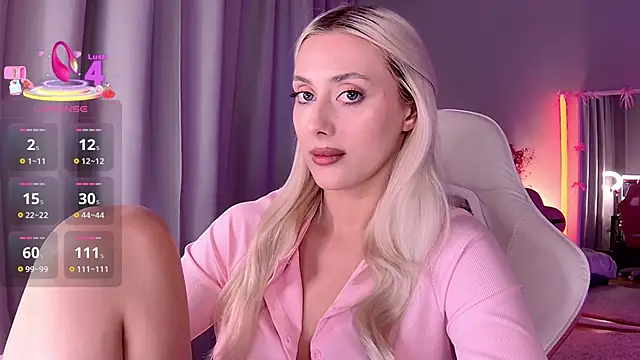 LoryWood online show from April 18, 3:14 pm