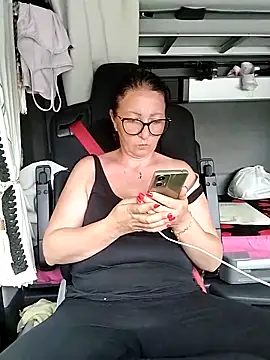 cuplubijoanna online show from April 18, 9:12 am