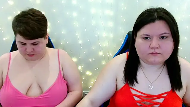 BeckyAndHellen online show from February 16, 10:37 am
