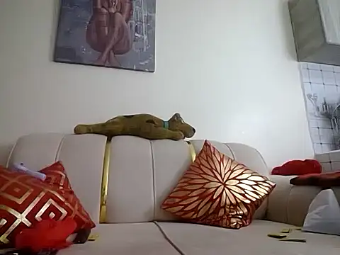 hoely grail01 online show from March 16, 7:29 pm