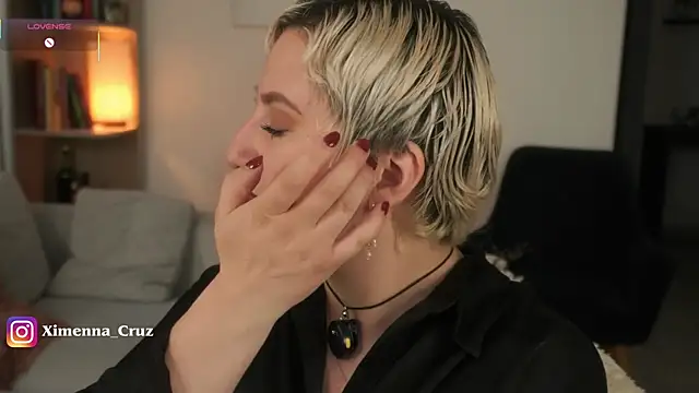 Ximenna Cruz online show from January 18, 1:40 pm