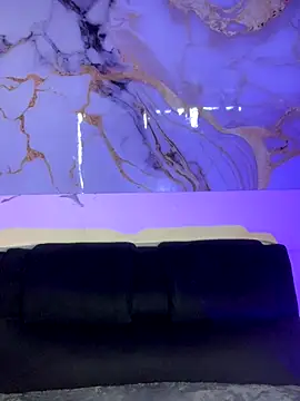 liss hot  online show from November 10, 10:05 pm