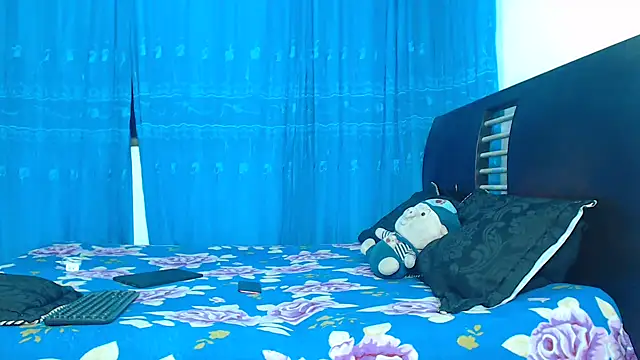 Snapshot of Hot_Sharks_ chatting on October 22, 10:20 am Hot Sharks online show from October 22, 10:20 am