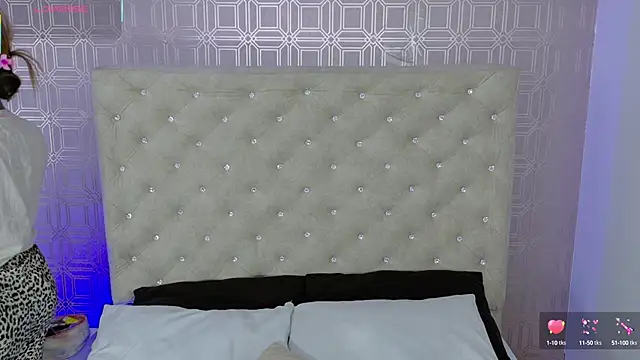 Sara Desire online show from September 21, 12:15 pm