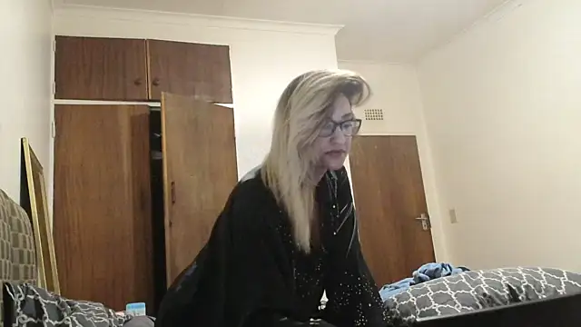 karmicQueen669 online show from September 27, 9:44 pm