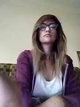 karmicQueen669 online show from April 14, 3:45 pm