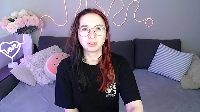 Mini Diva online show from November 16, 9:10 am