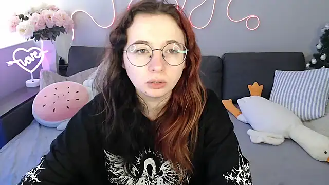 Mini Diva online show from February 16, 9:09 am