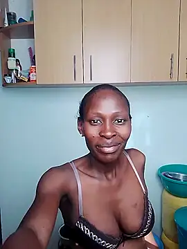 LOVELY-2BERRY online show from February 4, 5:21 am