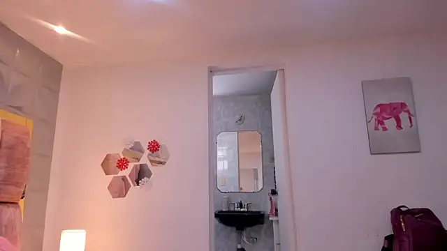 Charlotte Ice1 online show from April 12, 3:48 pm