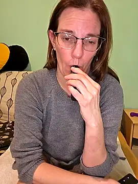 SpiceLea online show from January 6, 5:05 pm