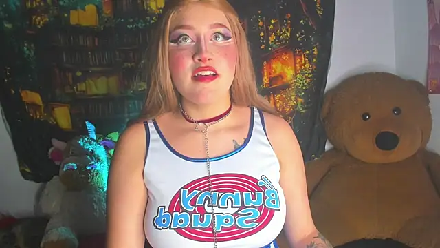 LailaCatt online show from December 5, 8:37 am