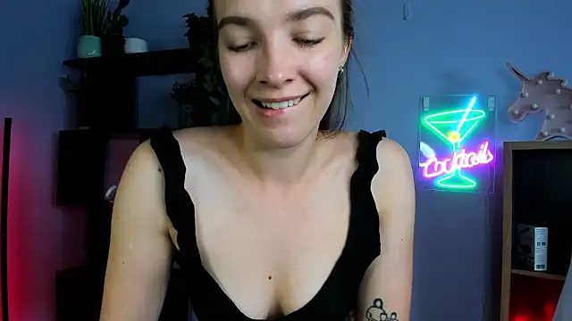 Snapshot of kenzie_x chatting on September 10, 6:46 am kenzie x online show from September 10, 6:46 am