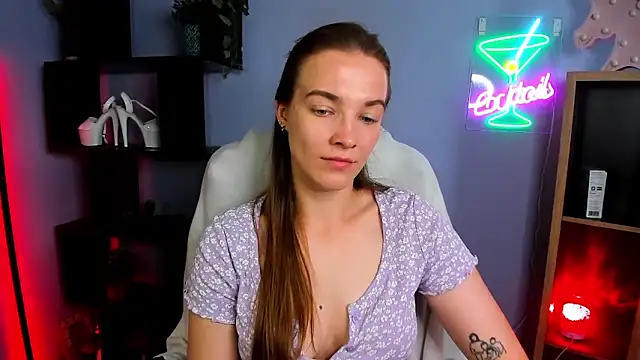 Snapshot of kenzie_x chatting on September 18, 6:34 am kenzie x online show from September 18, 6:34 am