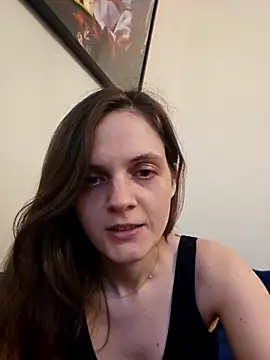 EllieDay online show from April 22, 7:55 pm