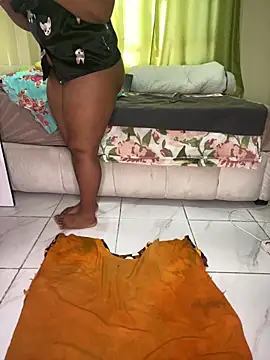 nur lin online show from April 7, 1:57 pm