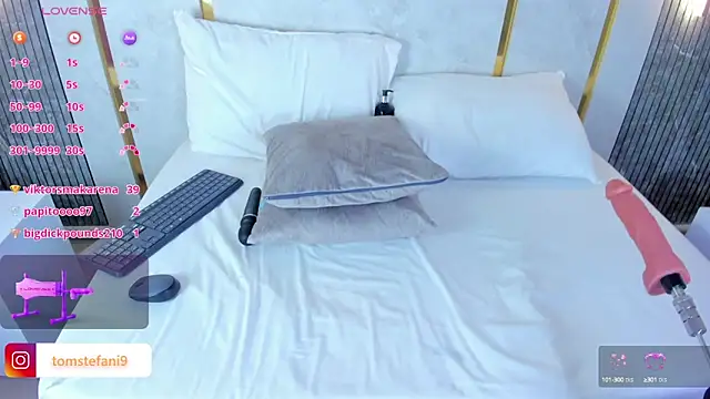 amor smith  online show from October 11, 3:55 am