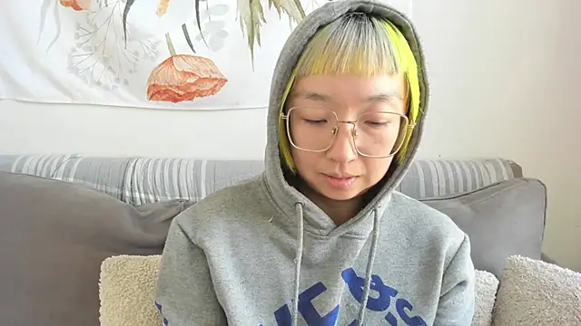 luxgray online show from April 12, 6:54 pm