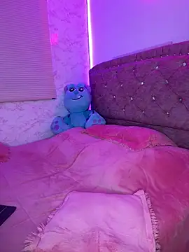 Yovng   Lau online show from March 7, 5:47 am