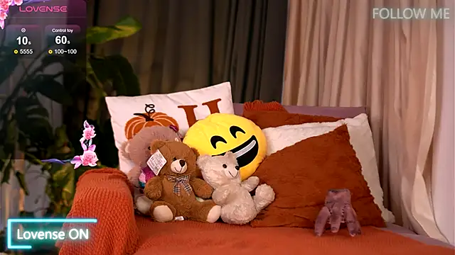 EmilyRaymont online show from November 29, 6:39 am