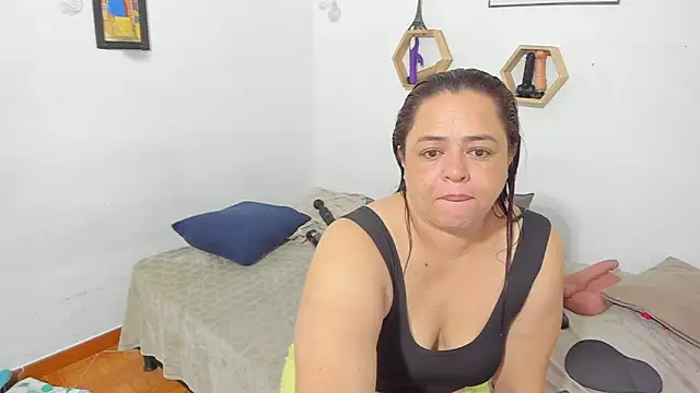 clarise cooper online show from November 16, 8:05 am