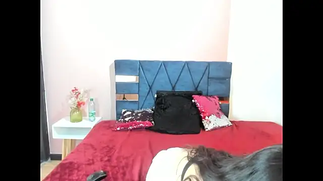 LiaCooper  online show from May 12, 4:24 pm