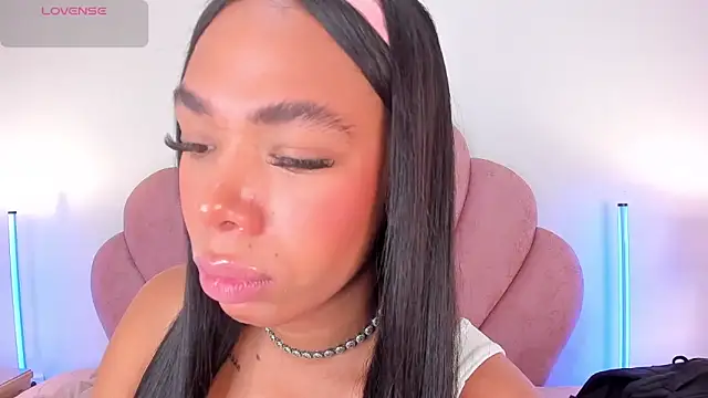 Nicole Paradise online show from February 27, 1:33 pm