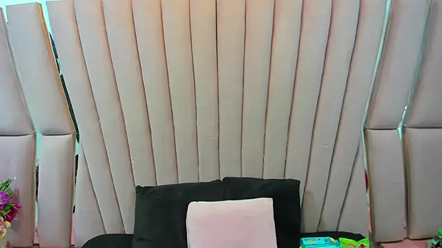 Aurora 18 online show from April 17, 2:52 pm