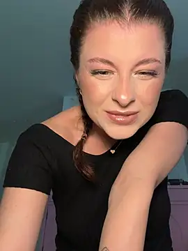 Mia-Minou online show from June 28, 10:55 am