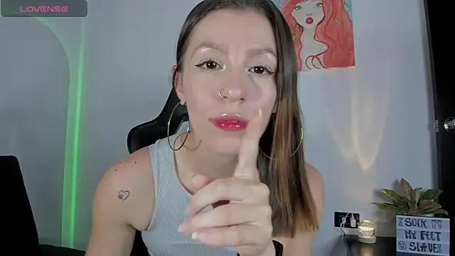 roxanne jones1 online show from April 18, 7:58 pm