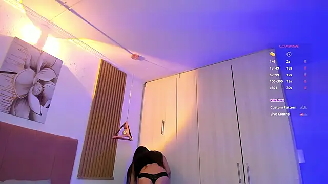 mia nevaeh online show from November 9, 8:27 pm