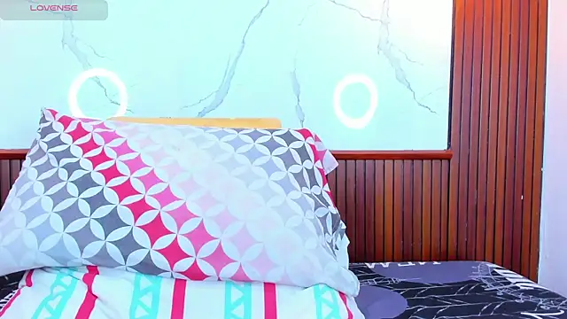 Mia thompson 19 online show from March 20, 8:14 pm